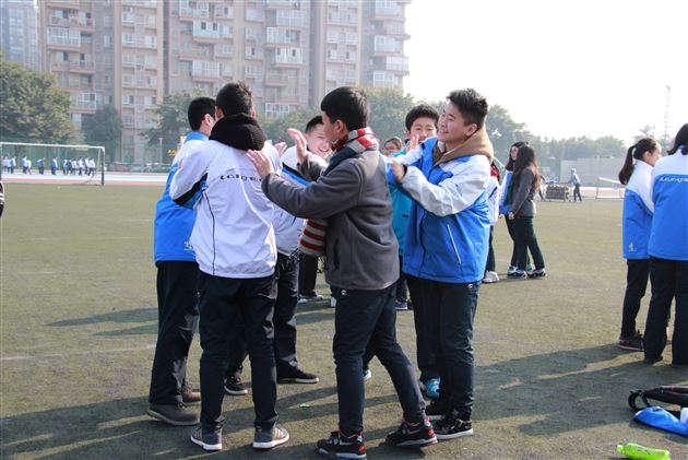 棠外学生校内社会实践系列报道(十三)——携手共进