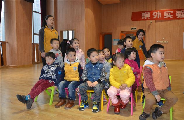 激情非洲鼓 拍响中国梦——记棠外实验幼稚园 “家长义工进课堂”活动