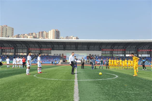 棠外参加“‘运动成都’2015年成都市城市足球联赛暨校园足球总决赛”首战告捷