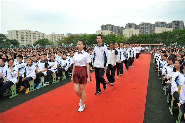 弘扬“友善” 青春梦想从大爱开始</br>——棠外2015年“五四”青年节庆祝暨表彰大会隆重举行
