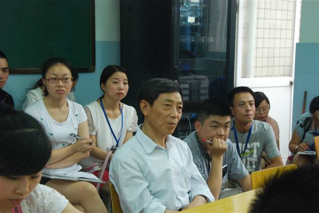 以赛促学,以学促发展——记棠外附小修身班会课赛课活动