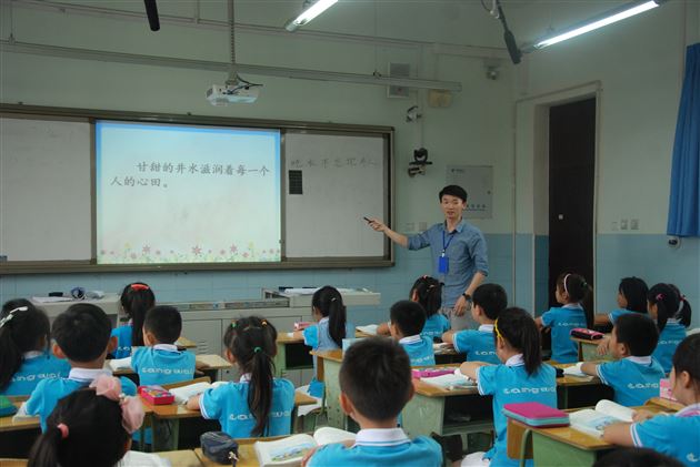 学习中成长,实践中磨练——记棠外附小实习老师汇报课活动