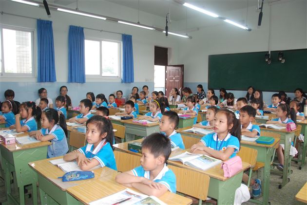 学习中成长,实践中磨练——记棠外附小实习老师汇报课活动