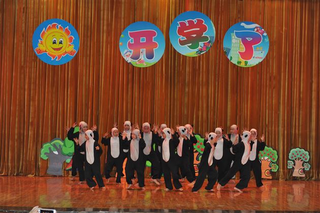 喜迎新学期 笑迎新同学——棠外附小举行2015—2016新学年迎新晚会