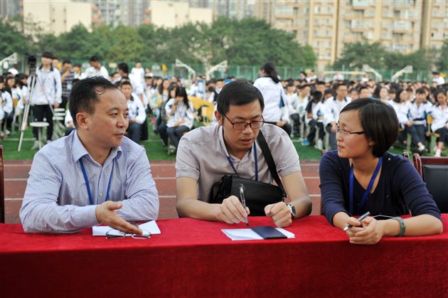 抒豪情何须观望徘徊 展抱负务必青春年少