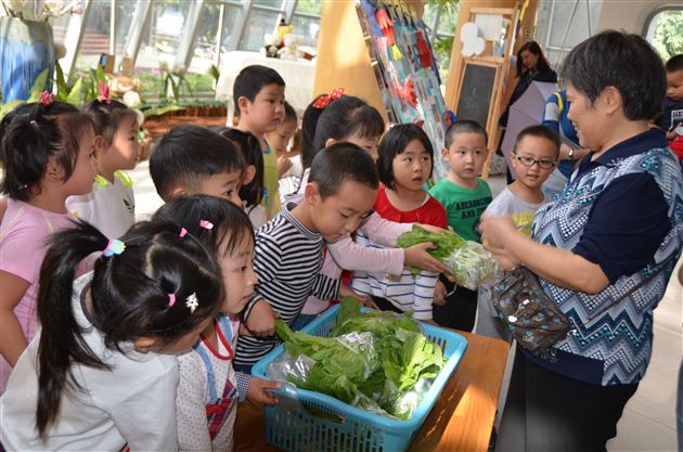 爱心传递,真情永驻——记棠外实验幼稚园蔬菜爱心义卖活动