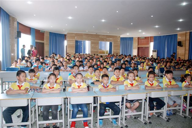 铭记历史 缅怀先烈——记棠外附小“学生讲堂”之仁譞文学社活动