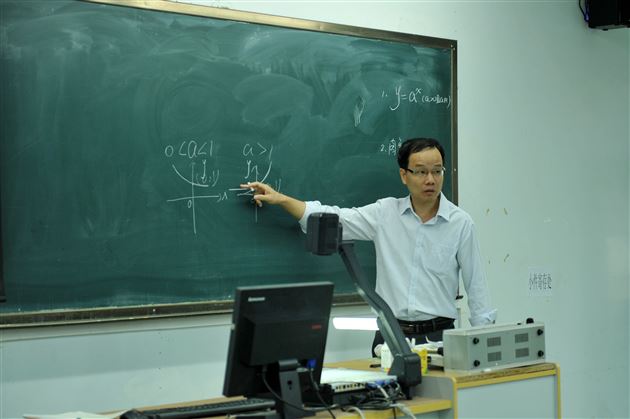 棠外教师崔瑛、汪建均为海南骨干教师考察团献课