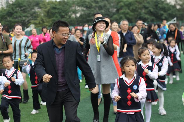 健康伴我行,运动促成长——记棠外实验幼稚园举行“队列队形暨早操展示活动”