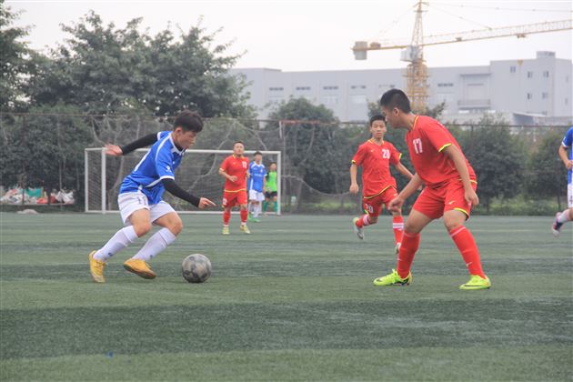 喜报:棠外初高中男子足球队卫冕成都市中学生足球锦标赛冠军
