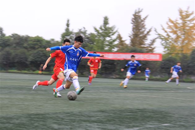 喜报:棠外初高中男子足球队卫冕成都市中学生足球锦标赛冠军