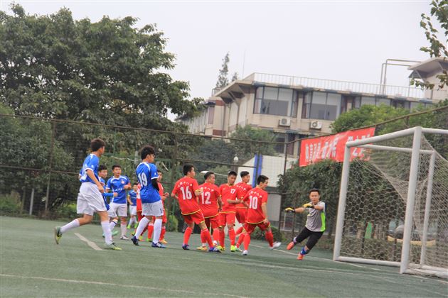 喜报:棠外初高中男子足球队卫冕成都市中学生足球锦标赛冠军