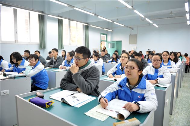 同课相竞展风采 异曲同工显精妙——记省教科所试验基地高中学科同课异构展评活动