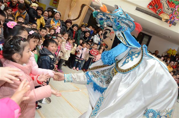 开开心心逛庙会,欢欢喜喜过新年——棠外实验幼稚园开展第二届新年庙会活动