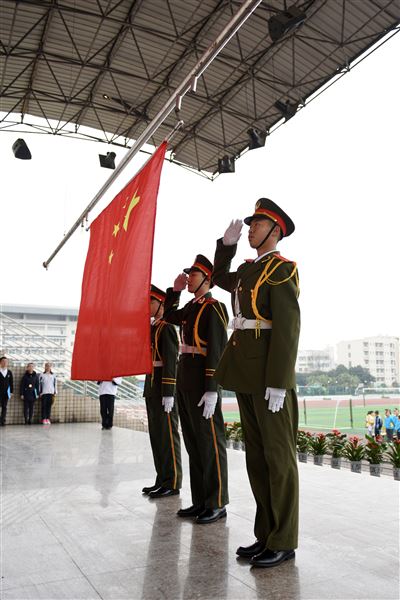 百日竞渡,我们一起乘风破浪——记2013级初三中考冲刺誓师大会