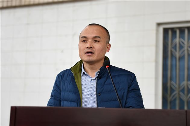 百日竞渡,我们一起乘风破浪——记2013级初三中考冲刺誓师大会