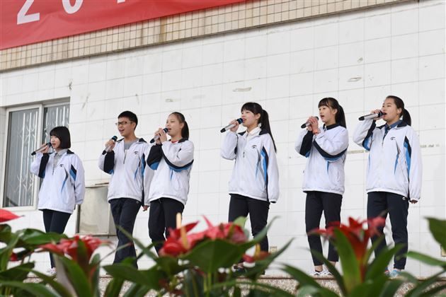 百日竞渡,我们一起乘风破浪——记2013级初三中考冲刺誓师大会