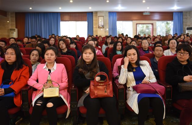 家校携手谋发展,同心聚力助成长——棠外附小隆重召开毕业班家长会