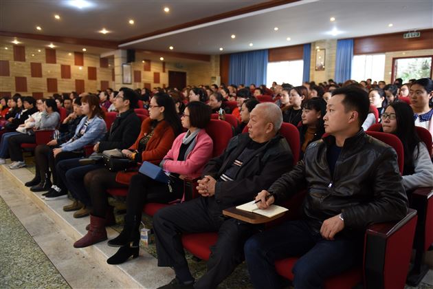 家校携手谋发展,同心聚力助成长——棠外附小隆重召开毕业班家长会