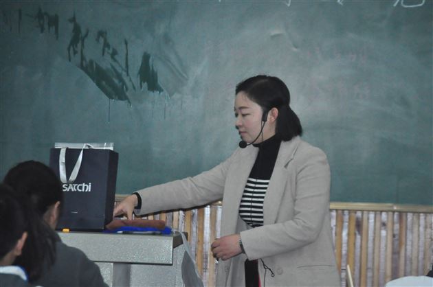 在探索中前行,在实践中创新——记棠外刘勇名师工作室与初一年级联合教研活动
