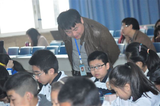 在探索中前行,在实践中创新——记棠外刘勇名师工作室与初一年级联合教研活动