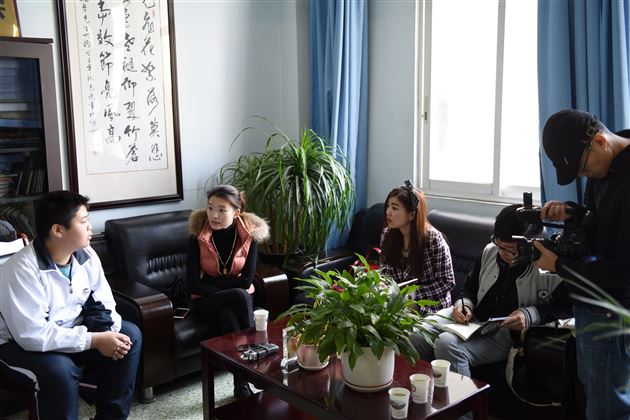 做谦谦君子,树少年榜样——四川省美德少年寻访活动走进棠外