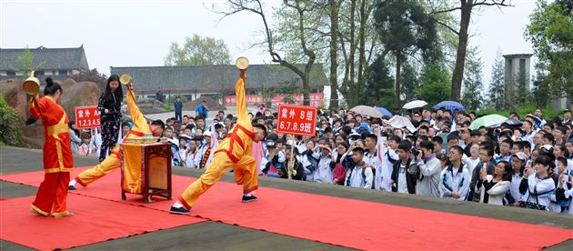 品味千秋蒙顶,继承传统文化——记棠外初2014级蒙顶山社会实践活动