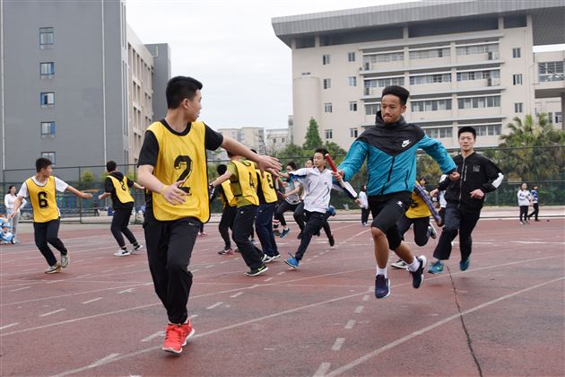 雏鹰展翅,驰骋赛场——棠外初、高中部举行第十三届学生田径运动会