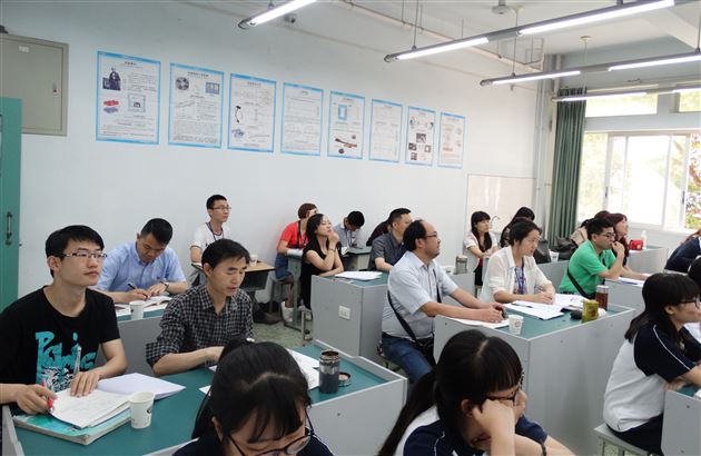 “聚焦核心素养,实现高效课堂”——成都市历史学科菜单培训活动在棠外开展