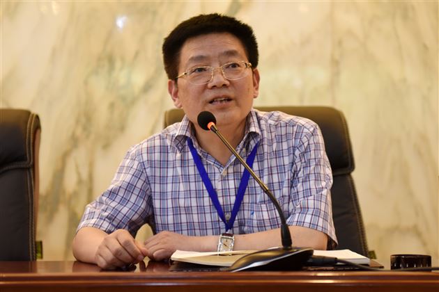 黄光成:忆苦思甜不忘本 狠抓教学促发展