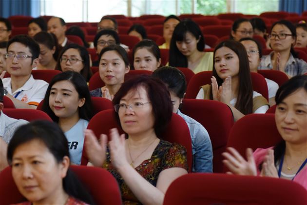 黄光成:忆苦思甜不忘本 狠抓教学促发展