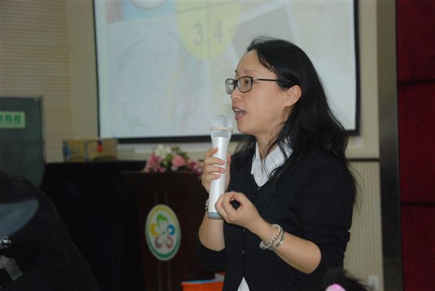 棠外附小教师高洁为四川省“小学英语数字教学资源开发与利用” 课题研讨活动献课