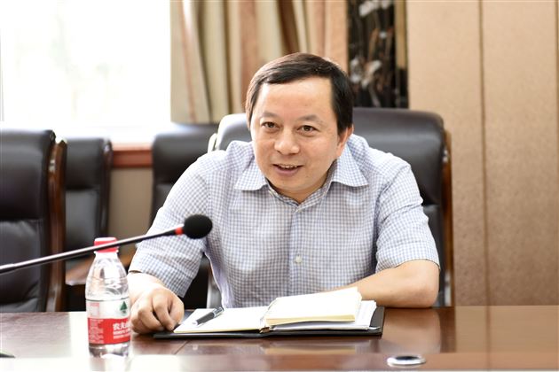成都市教育局机关党委书记马海军指导工作