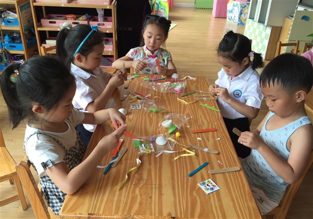 用父爱塑造完美品格——记棠外实验幼稚园开展父亲节主题活动