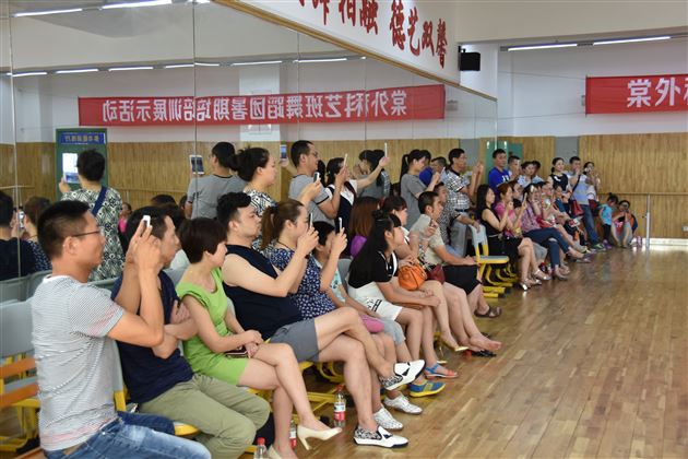 舞动青春·放飞梦想——记科艺班舞蹈团暑期集训