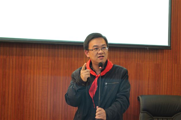 多彩光世界,点亮中国梦——记棠外附小二年级家长义工课堂