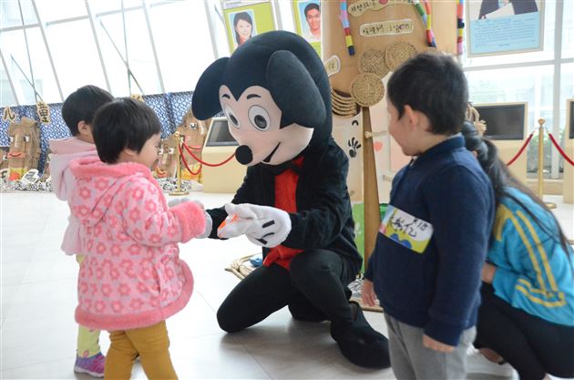 迈出第一步,迈好第一步——棠外实验幼儿园婴幼衔接活动