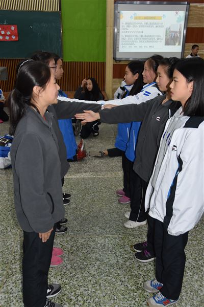 学会合作——记棠外初一心理团辅活动