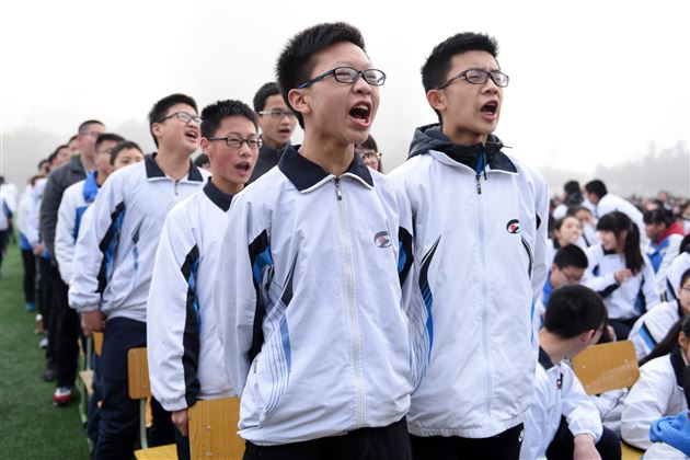 棠外初2014级中考百日冲刺誓师大会顺利举行