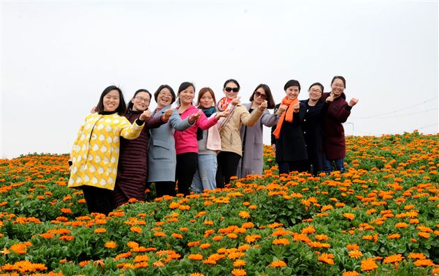 千里香薰靥如花 花开时节动蓉城——棠外隆重庆祝第107个三八国际劳动妇女节暨表彰大会