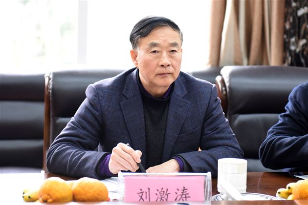 四川省教育厅发展规划处副处长龚崇儒一行莅临棠外调研