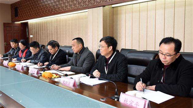四川省教育厅发展规划处副处长龚崇儒一行莅临棠外调研