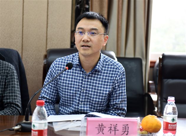 特邀专家精诚指导,建设教师发展课程
