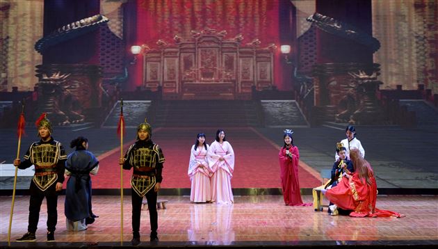 棠外“英语文化艺术节”汇报展演——记高2015级英语话剧比赛