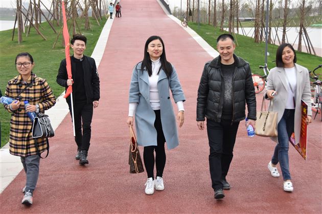 兴隆湖边行,三月“党课”新——记棠外附小党支部活动