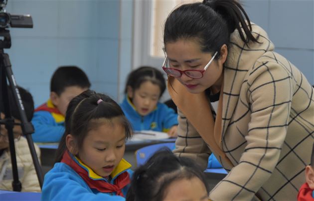 不忘初心 砥砺前行——记棠外附小语文教研活动
