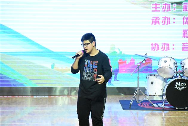 群星璀璨展歌喉,德艺共进靓青春