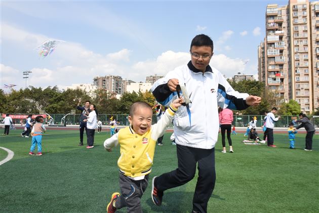 大手牵小手,我们一起成长——棠外实幼,棠外第二届“阳光风筝节”