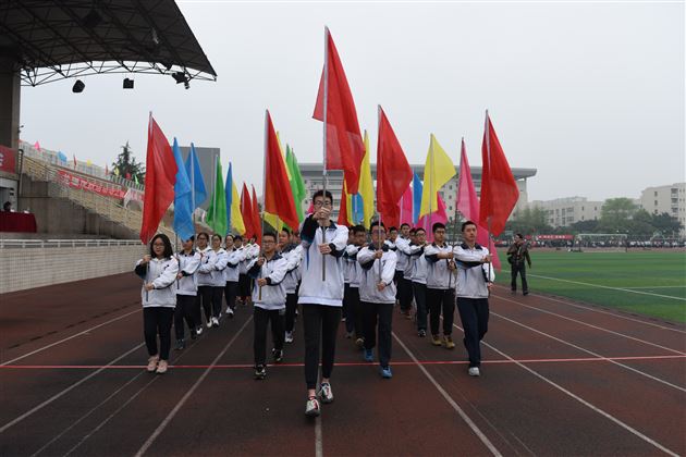 速度与力量的完美呈现,诠释青春与运动之美——记棠外高中部第十四届田径运动会