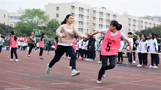 速度与力量的完美呈现,诠释青春与运动之美——记棠外高中部第十四届田径运动会